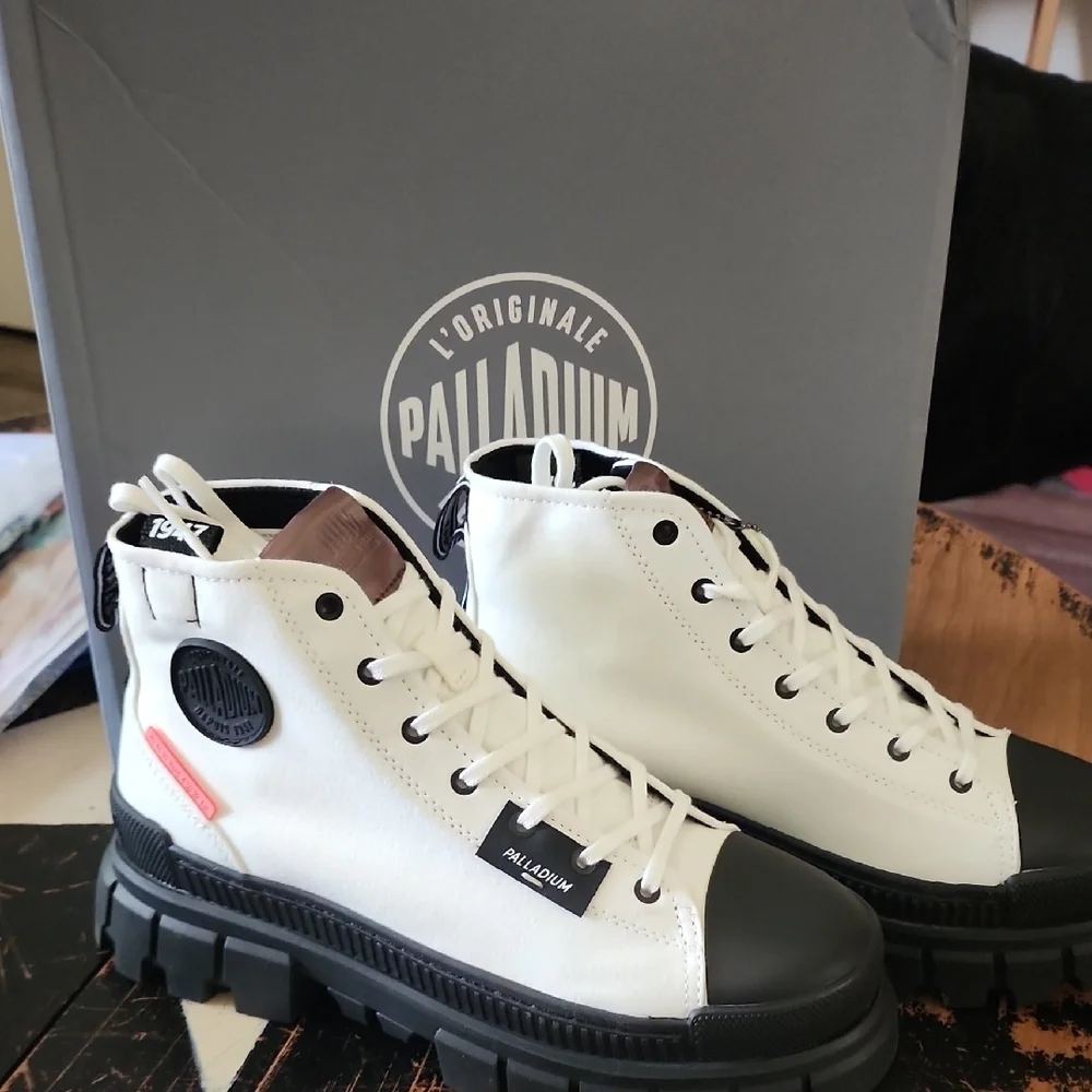 Palladium Revolt HI TX Womens White Chunky Platform Boots New!